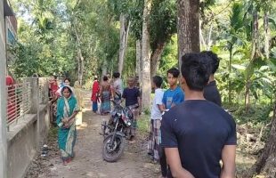 ঝালকাঠিতে অনুষ্ঠানে দাওয়াত না দেওয়ায় হামলা