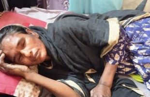 বরিশালে ৬ বছর আগে হারিয়ে যাওয়া মাকে ফিরে পেলেন সন্তানরা