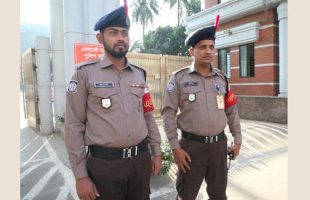 আজ থেকে নতুন ইউনিফর্মে পুলিশ