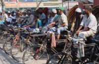 বরিশালে নির্দিষ্ট সড়কে ব্যাটারিচালিত রিকশা বন্ধের দাবিতে বিক্ষোভ
