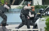 জুমার নামাজ চলাকালে ইন্দোনেশিয়ার মসজিদে বিস্ফোরণ, আহত ৫৪