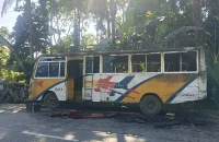 গভীর রাতে বরিশালে বাসে আগুন