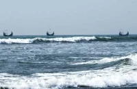 নিম্নচাপে উত্তাল সাগর, সমুদ্রবন্দরে সতর্কসংকেত