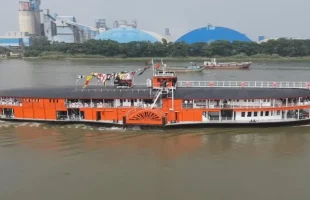 দীর্ঘ বিরতির পর নদীপথে ফিরল শতবর্ষী স্টিমার ‘মাহসুদ’