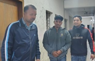 পটুয়াখালীতে ইয়াবা তল্লাশির সময় চায়ের দোকানে অস্ত্রের সন্ধান, দোকানিসহ আটক ৩