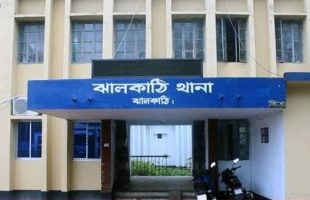 ঝালকাঠির সাংবাদিক খলিলের উপর সন্ত্রাসী হামলা, থানায় মামলা