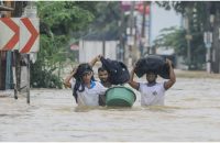 ঘূর্ণিঝড় ও বন্যা : শ্রীলঙ্কায় যাচ্ছে বাংলাদেশের ত্রাণ ও উদ্ধারকারী দল