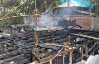 দুমকিতে আগুনে পুড়ে ভাতের হোটেল ছাই।