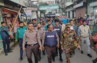 বরিশালে সন্ত্রাসীদের ধরতে যৌথ বাহিনীর অভিযান