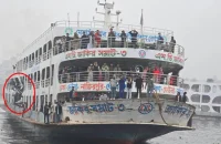 ঝালকাঠিতে অ্যাডভেঞ্চার লঞ্চ জব্দ, পুলিশ হেফাজতে ৪