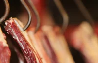 বরিশালে মৃত গরুর মাংস বিক্রির অভিযোগ, আটক ২