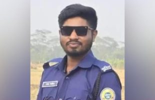 বরিশালে পুলিশ কনস্টেবলের লালসার শিকার গৃহবধূ, দ্বারে দ্বারে ঘুড়েও পাচ্ছেন না বিচার