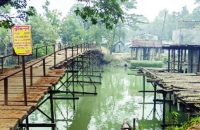 দুই বছরেও শেষ হয়নি আমুয়া হাসপাতালের সংযোগ সেতু, দুর্ভোগে হাজারো মানুষ