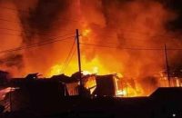 বরিশালে গভীর রাতে আগুনে পুড়লো ৮ ব্যবসাপ্রতিষ্ঠান