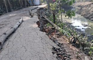 পটুয়াখালীতে খাল খননে অনিয়মের অভিযোগ, ভেঙে পড়ছে সড়ক