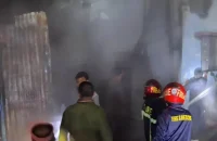 বরিশালে নামাজে গিয়ে প্রাণে বাঁচলেন ৩৫ মাদরাসার শিক্ষার্থীর