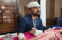 পটুয়াখালীতে ২ পুলিশ সদস্যকে কুপিয়ে জখম