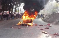 কাভার্ডভ্যানের ধাক্কায় ৩ ভ্যানযাত্রী নিহত, ঢাকা-বরিশাল মহাসড়কে বিক্ষোভ