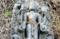 ফরিদপুরে ১২৫ কেজি ওজনের কষ্টি পাথরের মূর্তি উদ্ধার