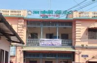 বরিশালে পিছু হটলেন বিএনপিপন্থী আইনজীবীরা, আদালত বর্জনের কর্মসূচি স্থগিত