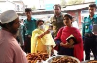 বরিশালে অস্বাস্থ্যকর পরিবেশে ইফতার তৈরি করায় ৫ ব্যবসাপ্রতিষ্ঠানকে জরিমানা