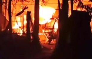 বরিশালে ভয়াবহ অগ্নিকাণ্ডে বসতঘর পুড়ে ছাই