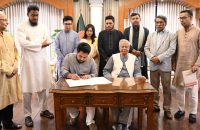 জুলাই সনদে স্বাক্ষর করেছে এনসিপি, ধন‍্যবাদ জানালেন প্রধান উপদেষ্টা