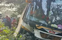 বরিশালে বাসচাপায় প্রাণ গেল ব্যাংক কর্মকর্তার
