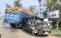 বরিশালে মাইক্রোবাস ট্রাক মুখোমুখি সংঘর্ষে আহত ১১