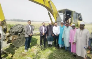 আমতলীতে খাল খননের উদ্বোধন