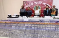 বরিশালে সেনাবাহিনীর অভিযানে আট সহযোগিসহ শীর্ষ সন্ত্রাসী শহীদ প্যাদা আটক