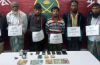 বানারীপাড়ায় সেনা অভিযানে ৬ জুয়ারী আটক