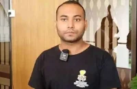 মহিউদ্দিন রনিকে বেধড়ক পেটাল পুলিশ