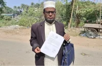 পোস্টার ছাপাতে না পেরে প্রধান উপদেষ্টার সহযোগিতা চাইলেন প্রার্থী