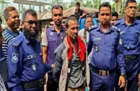 বরিশালে ইয়াবাসহ মাদক ব্যবসায়ীকে পুলিশে দিল জনতা