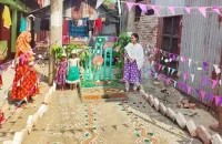 কীর্তনখোলার তীর ঘেঁষা কলোনিতে ছোটদের হাতেই গড়ে উঠল ১৫ শহীদ মিনার