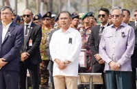 পিলখানার শহীদদের কবরে রাষ্ট্রপতি ও প্রধানমন্ত্রীর শ্রদ্ধা