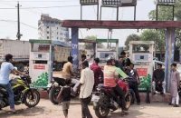 মোটরসাইকেলে ২, প্রাইভেটকারে ১০ লিটারের বেশি তেল নেওয়া যাবে না