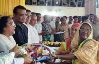 প্রধানমন্ত্রীর উপহার পেয়ে খুশি বরিশাল সিটি কর্পোরেশনের ১৩৭৮ পরিচ্ছন্নতাকর্মী