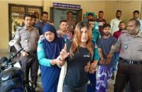 বরিশালে আবাসিক হোটেলে হানিট্র্যাপ, তরুণীসহ চক্রের দুই সদস্য গ্রেপ্তার