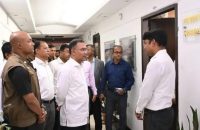 বিভিন্ন মন্ত্রণালয় আকস্মিক পরিদর্শনে প্রধানমন্ত্রী