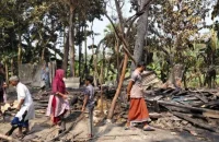 কয়েলের আগুন থেকে অগ্নিকাণ্ড: পুড়ে মরল ২১টি ছাগল আর দুইটি গরু