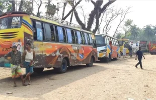 ভোলার ৫ রুটে বাস চলাচল বন্ধ, চরম দুর্ভোগে যাত্রীরা