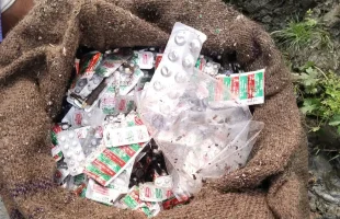 নদে মাছ ধরতে গিয়ে মিলল ২ বস্তা সরকারি ওষুধ