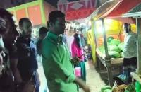 পিরোজপুরে বাস কাউন্টার-তরমুজের দোকানে ইউএনওর অভিযান