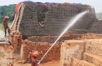 বরিশালে অবৈধ ইটভাটায় পরিবেশ অধিদপ্তরের অভিযান, প্রস্তুত ইট ধ্বংস ও জরিমানা