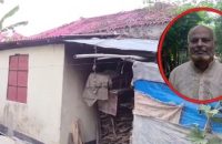 বরিশালে সংখ্যালঘুর আশ্রায়ন প্রকল্পের ঘরের তালা ভেঙে আরেকজনকে থাকতে দিলেন বিএনপি নেতা