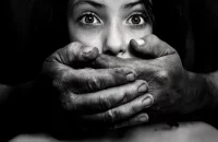 যাত্রাপথে স্বামীর কাছ থেকে স্ত্রীকে তুলে নিয়ে ধর্ষণ