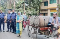 বরিশালে থামানো যাচ্ছেনা জ্বালানি তেল পাচার, মজুদদারদের বিরুদ্ধে অভিযান