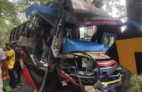 দুই বাসের ভয়াবহ সংঘর্ষ